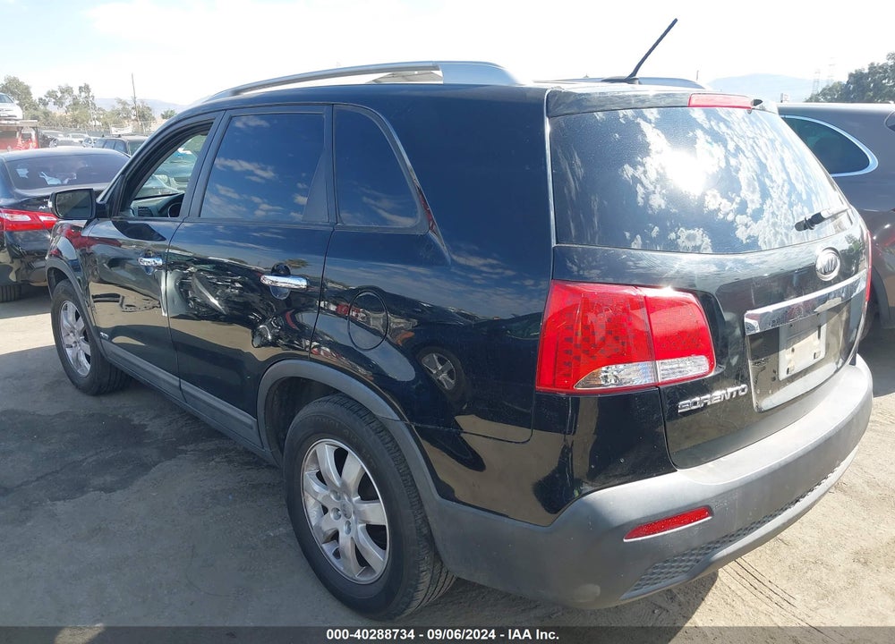 2013 KIA SORENTO LX V6 VIN: 5XYKTDA25DG310779