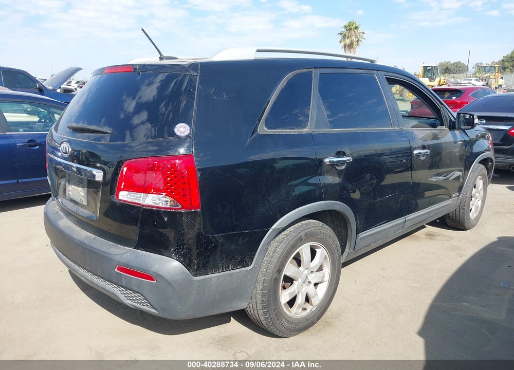 2013 KIA SORENTO LX V6 VIN: 5XYKTDA25DG310779