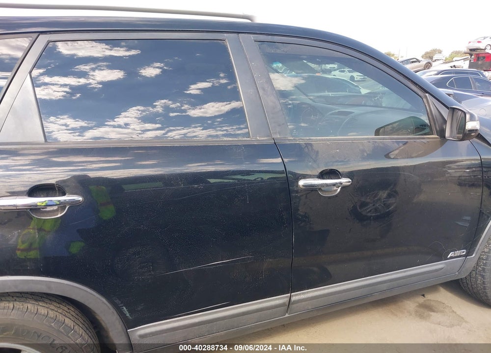 2013 KIA SORENTO LX V6 VIN: 5XYKTDA25DG310779