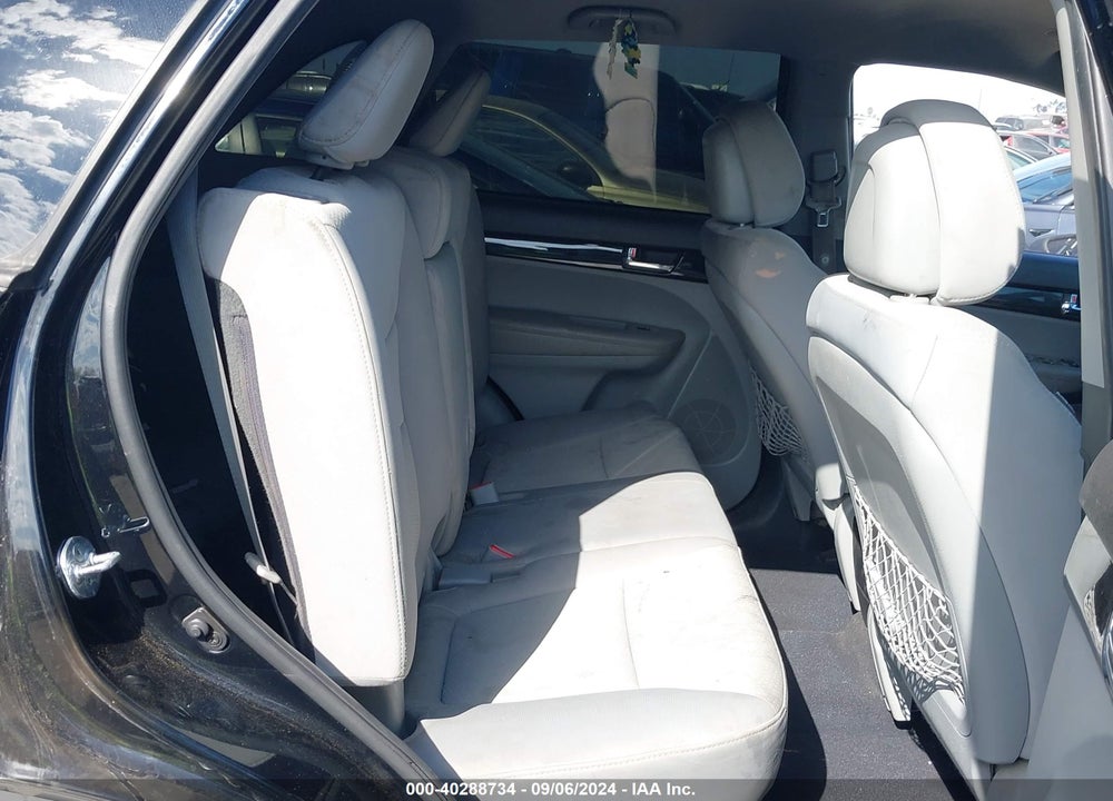 2013 KIA SORENTO LX V6 VIN: 5XYKTDA25DG310779