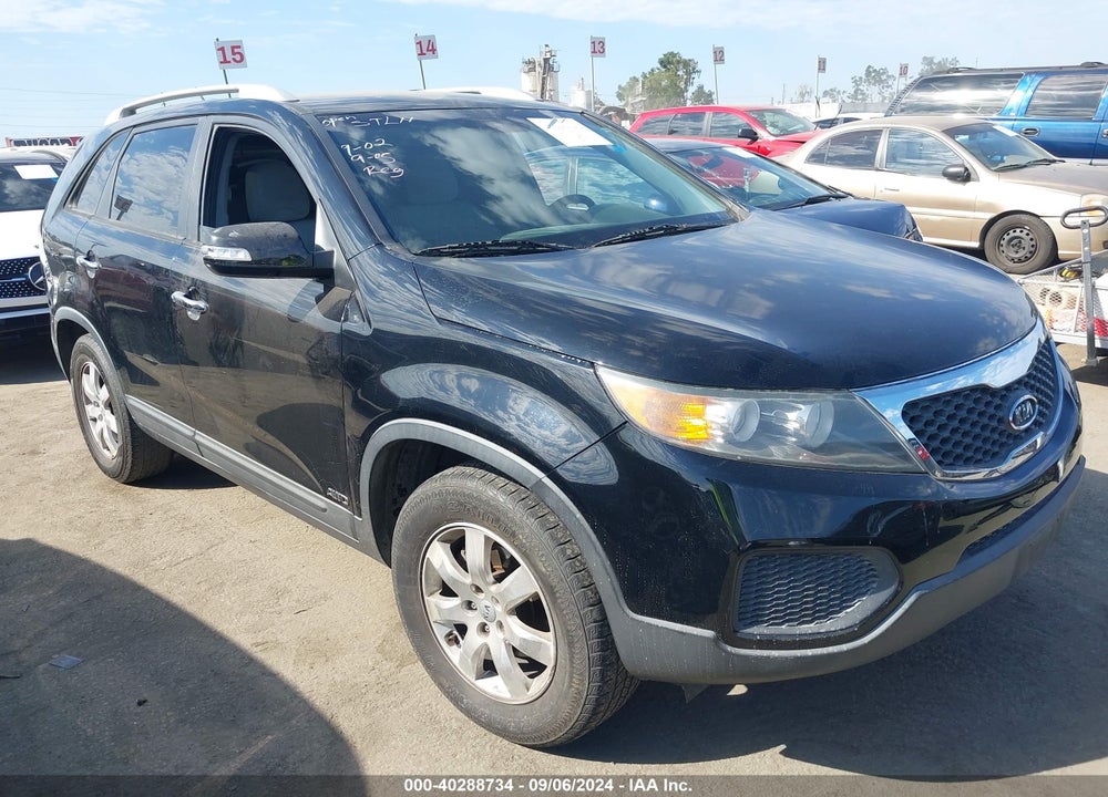 2013 KIA SORENTO LX V6 VIN: 5XYKTDA25DG310779