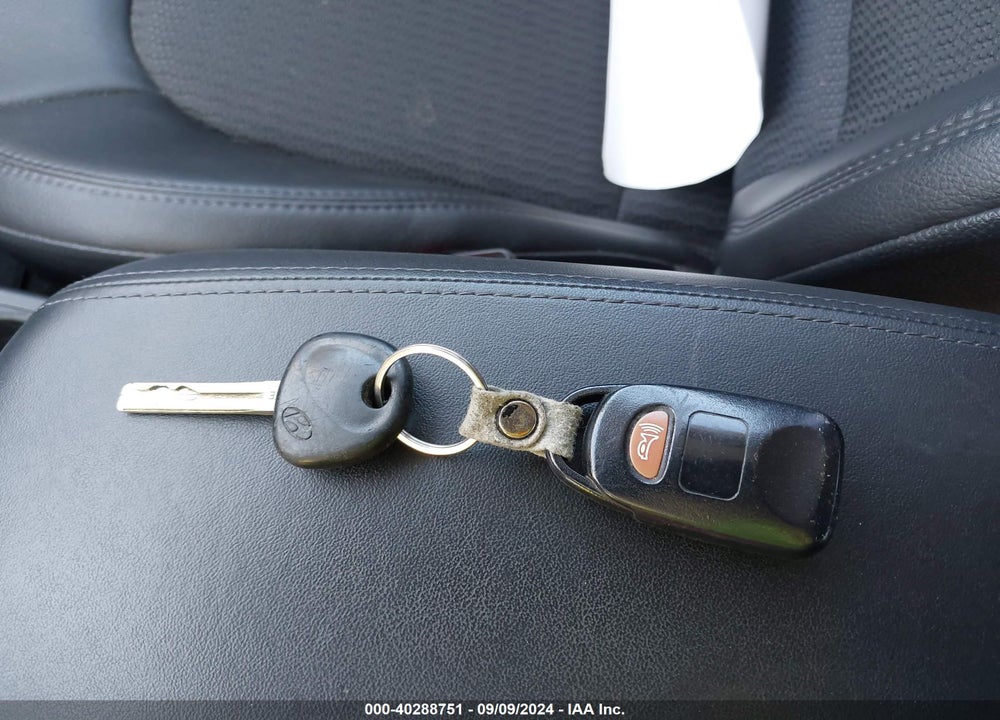 2013 HYUNDAI TUCSON VIN: KM8JUCAC3DU618586
