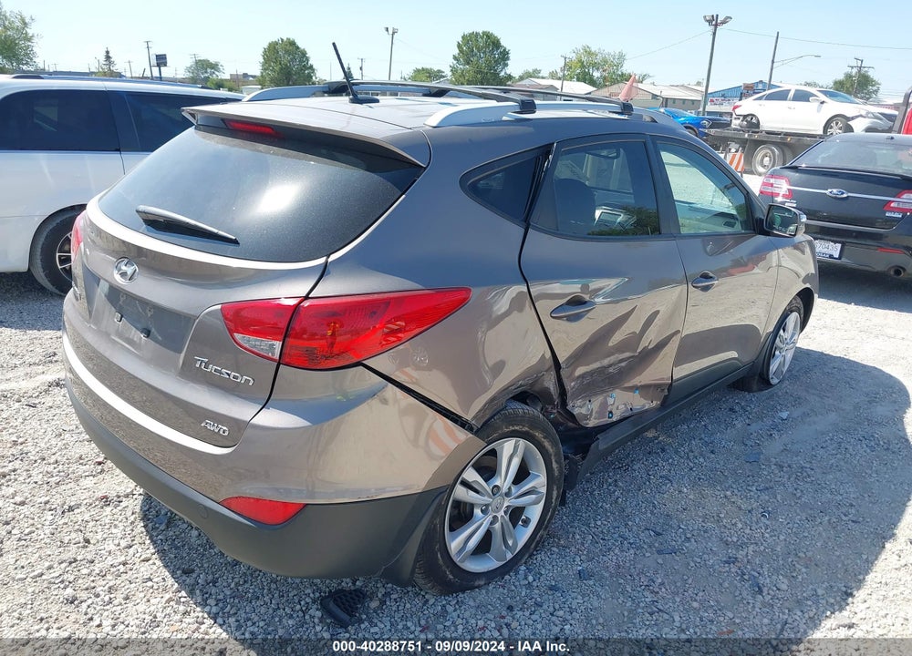 2013 HYUNDAI TUCSON VIN: KM8JUCAC3DU618586