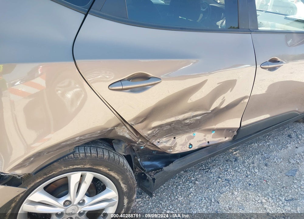 2013 HYUNDAI TUCSON VIN: KM8JUCAC3DU618586