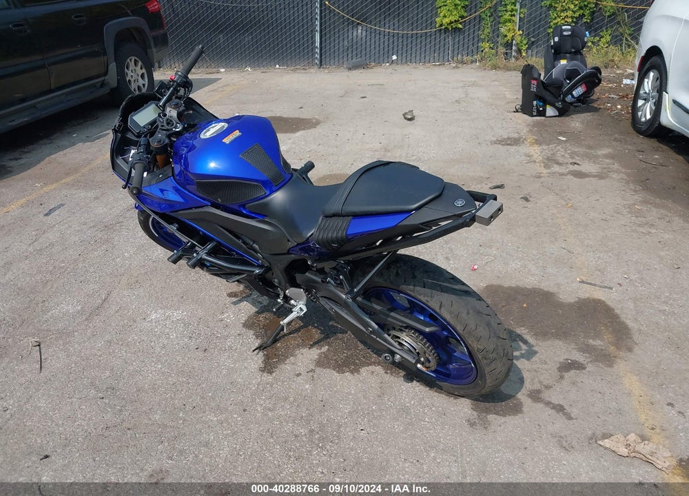 2019 YAMAHA YZFR3 VIN: MH3RH17YXKK002610