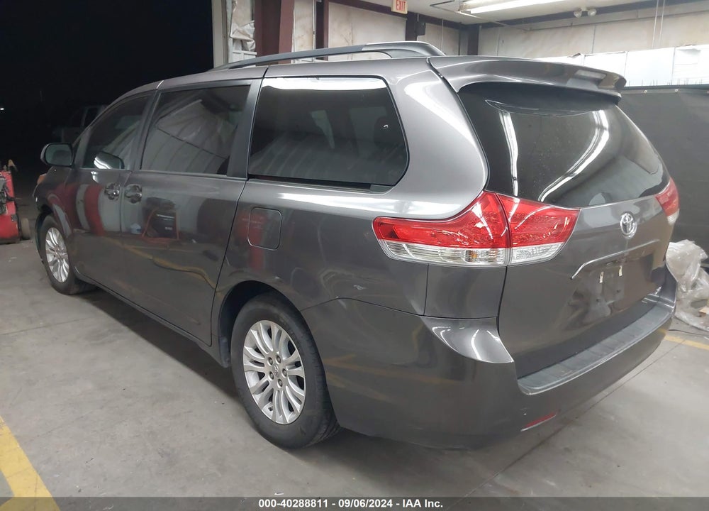 2011 TOYOTA SIENNA XLE V6 VIN: 5TDYK3DC9BS098609