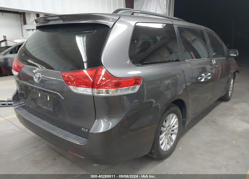2011 TOYOTA SIENNA XLE V6 VIN: 5TDYK3DC9BS098609