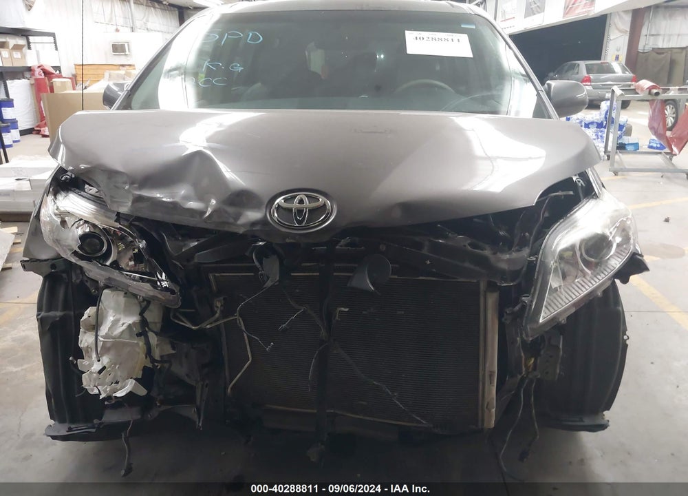 2011 TOYOTA SIENNA XLE V6 VIN: 5TDYK3DC9BS098609