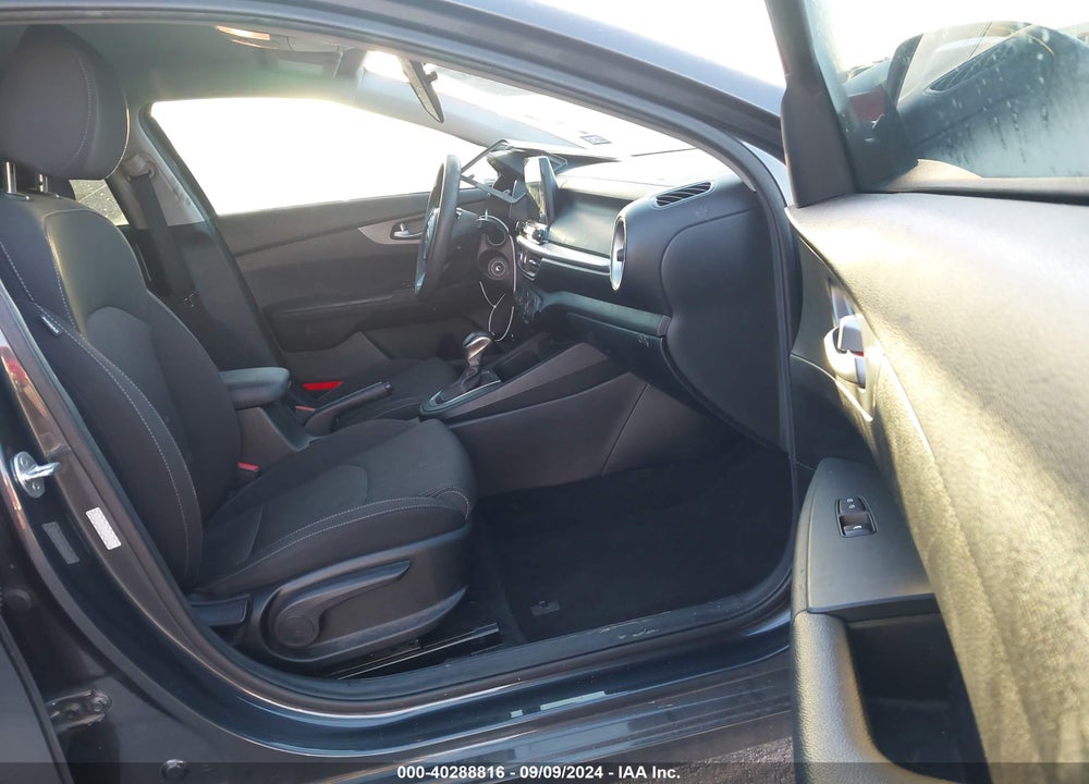 2020 KIA FORTE LXS VIN: 3KPF24AD5LE152381