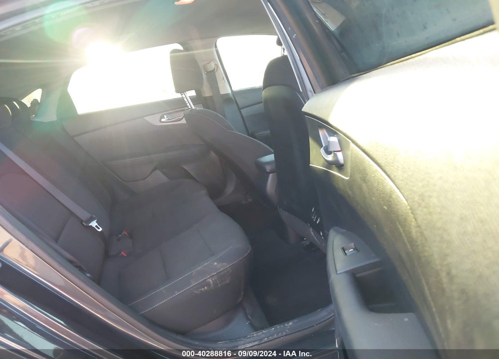 2020 KIA FORTE LXS VIN: 3KPF24AD5LE152381