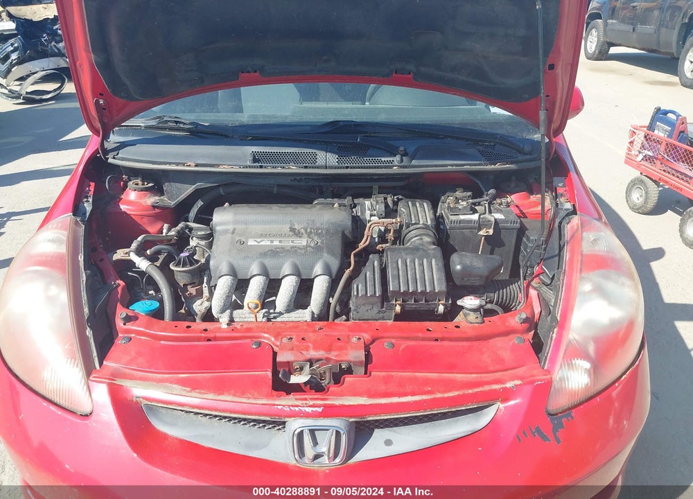 2008 HONDA FIT VIN: JHMGD384X8S020721