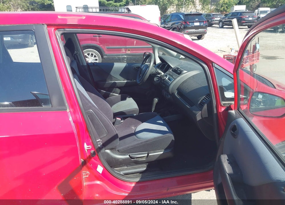 2008 HONDA FIT VIN: JHMGD384X8S020721