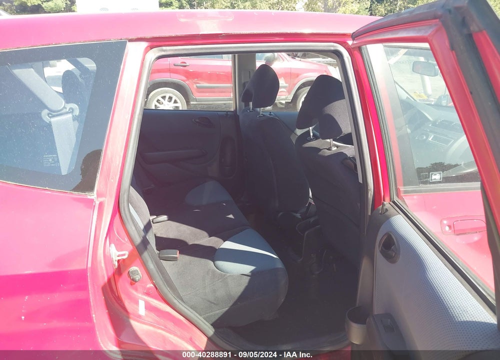 2008 HONDA FIT VIN: JHMGD384X8S020721