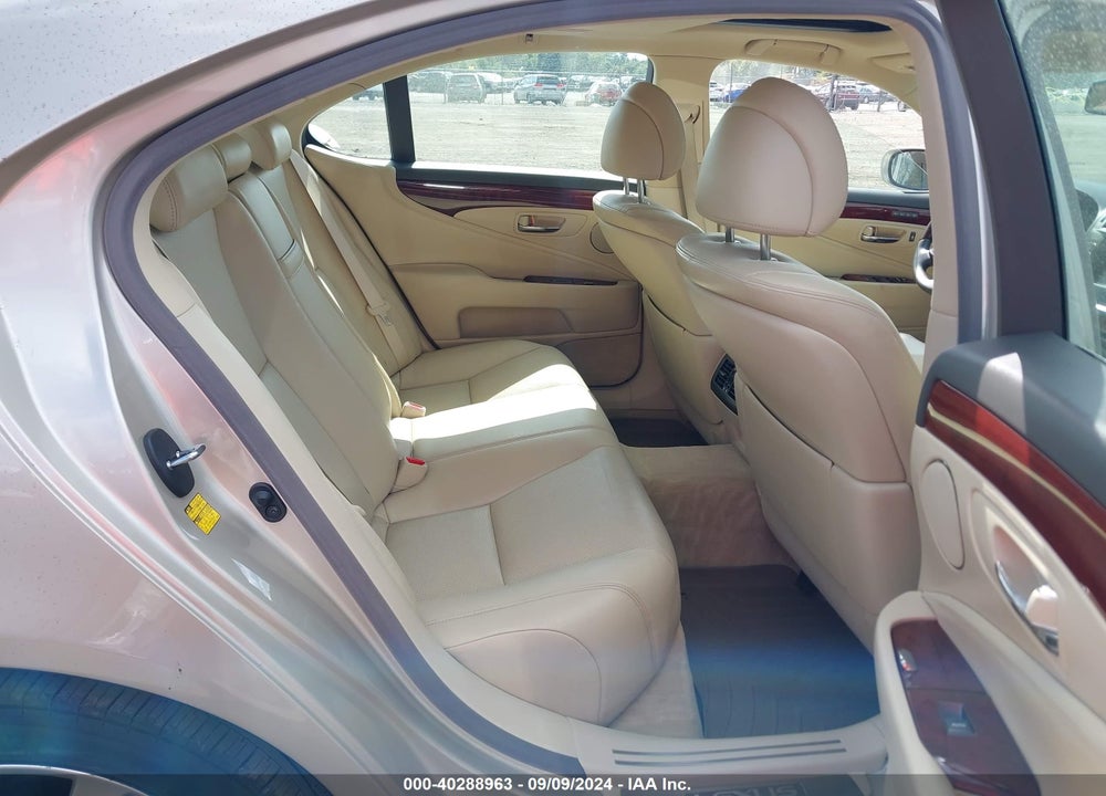 2011 LEXUS LS 460 VIN: JTHCL5EF5B5010462