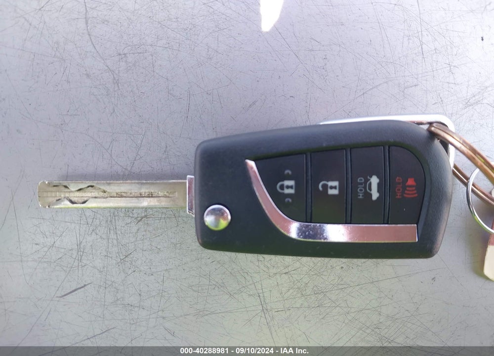 2021 TOYOTA COROLLA LE VIN: JTDEPMAE6MJ118220