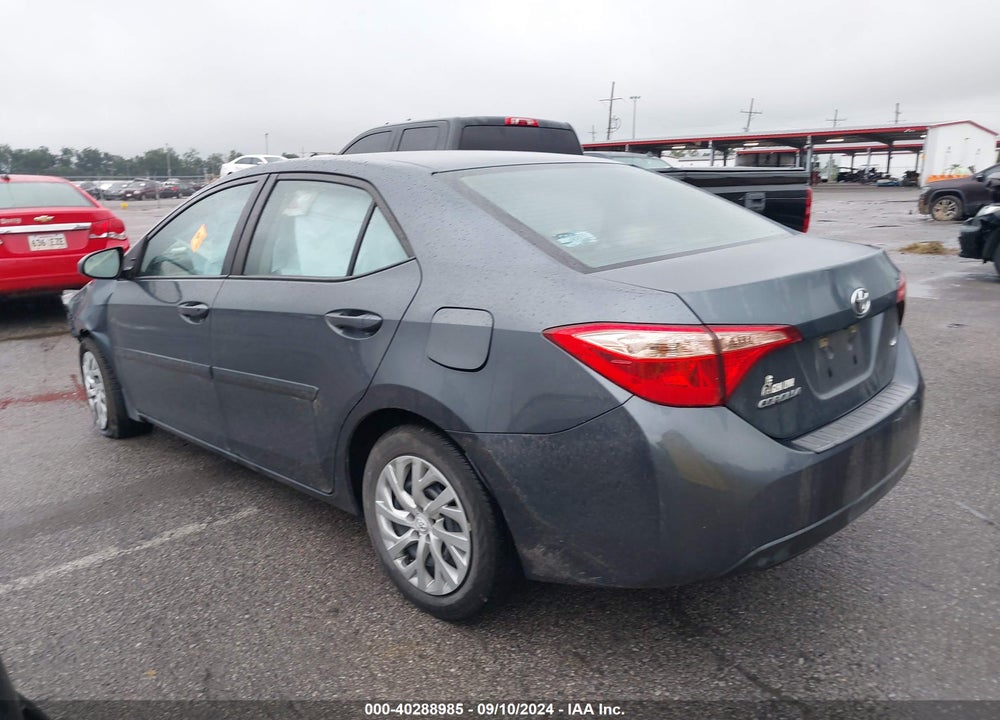 2018 TOYOTA COROLLA LE VIN: 5YFBURHE0JP809197