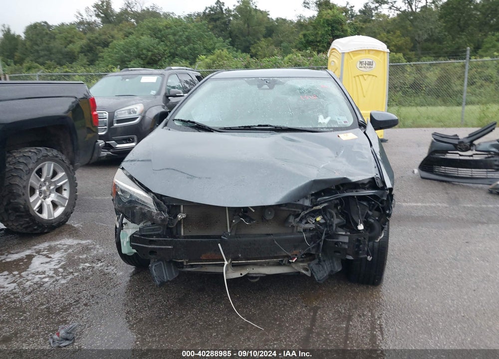 2018 TOYOTA COROLLA LE VIN: 5YFBURHE0JP809197
