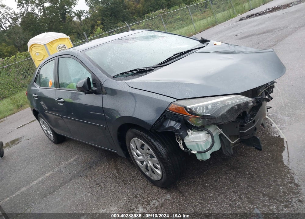 2018 TOYOTA COROLLA LE VIN: 5YFBURHE0JP809197
