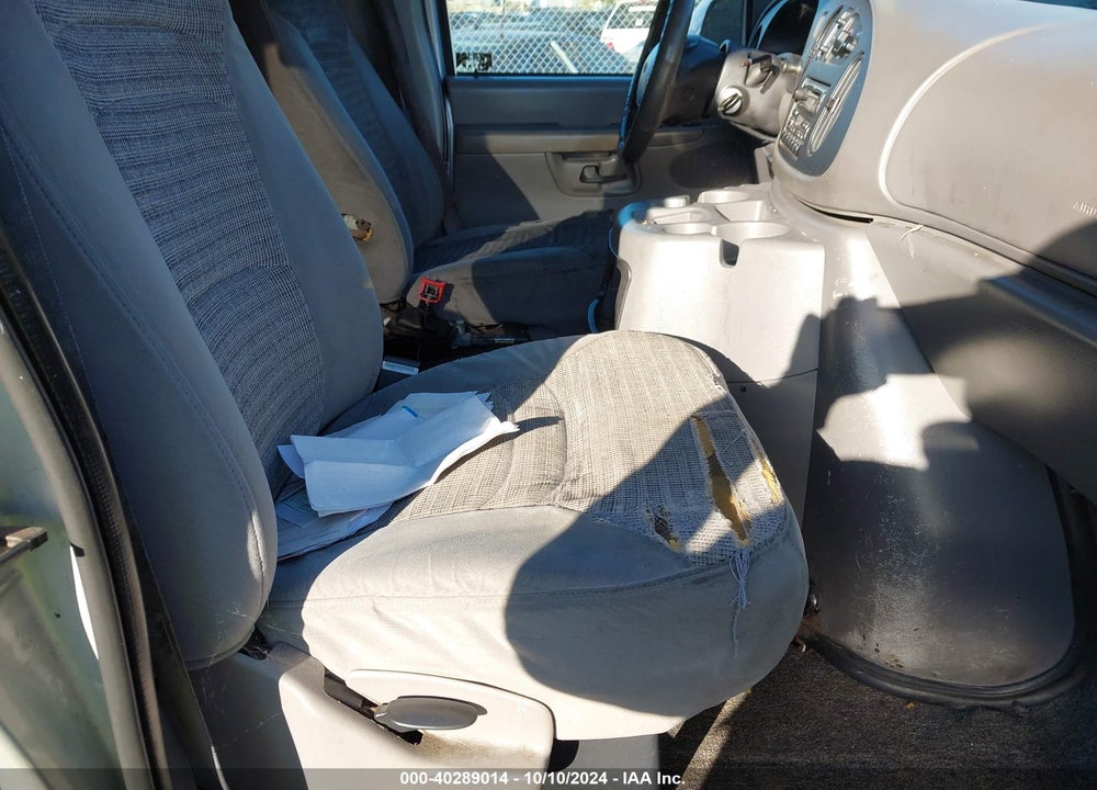 2002 FORD E-350 SUPER DUTY XL/XLT VIN: 1FBSS31L12HA62528