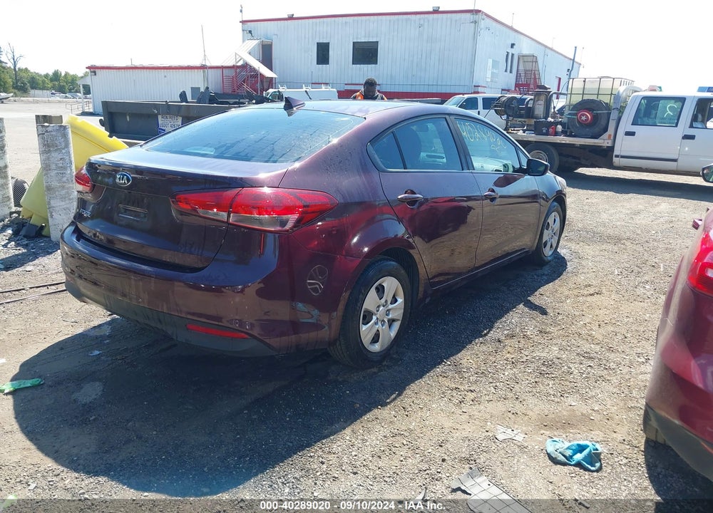 2018 KIA FORTE LX VIN: 3KPFL4A79JE208326