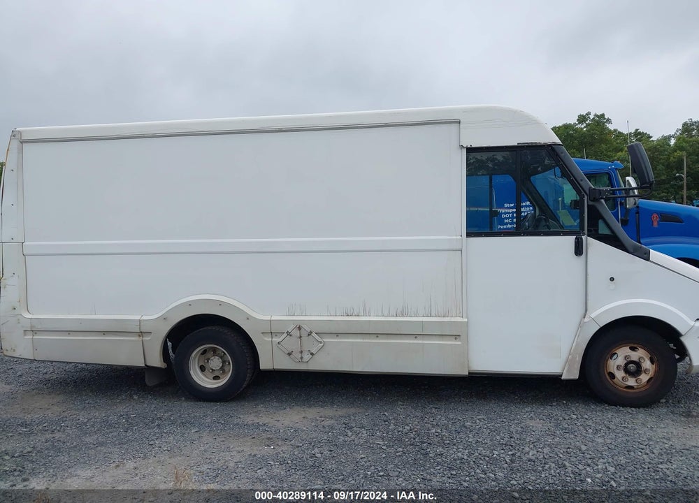 2014 ISUZU COMMERCIAL VAN VIN: JALB4T179E7W00569