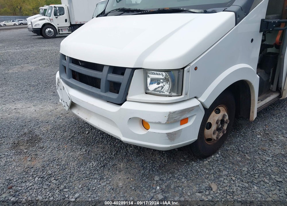 2014 ISUZU COMMERCIAL VAN VIN: JALB4T179E7W00569