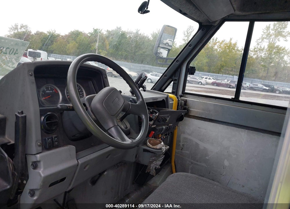 2014 ISUZU COMMERCIAL VAN VIN: JALB4T179E7W00569