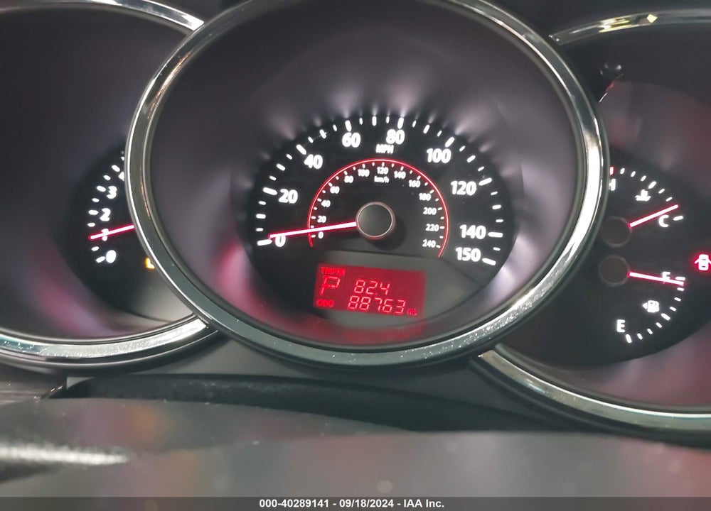 2011 KIA SORENTO LX VIN: 5XYKTCA15BG093622