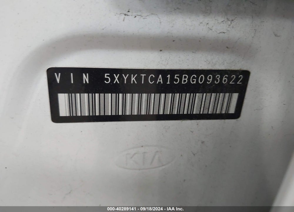 2011 KIA SORENTO LX VIN: 5XYKTCA15BG093622