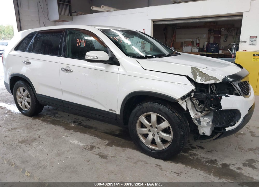 2011 KIA SORENTO LX VIN: 5XYKTCA15BG093622