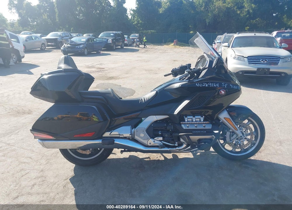 2019 HONDA GL1800 D VIN: JH2SC7955KK100312