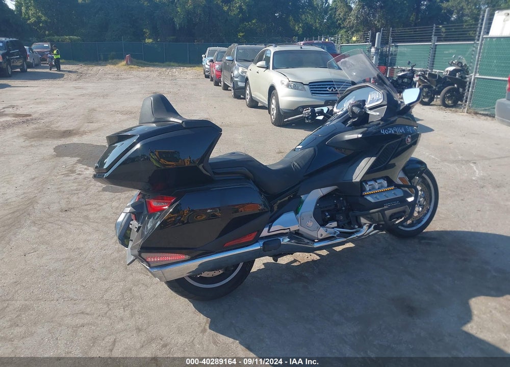 2019 HONDA GL1800 D VIN: JH2SC7955KK100312