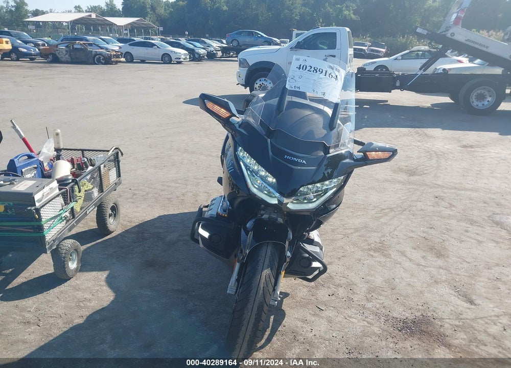 2019 HONDA GL1800 D VIN: JH2SC7955KK100312