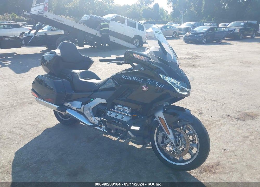 2019 HONDA GL1800 D VIN: JH2SC7955KK100312