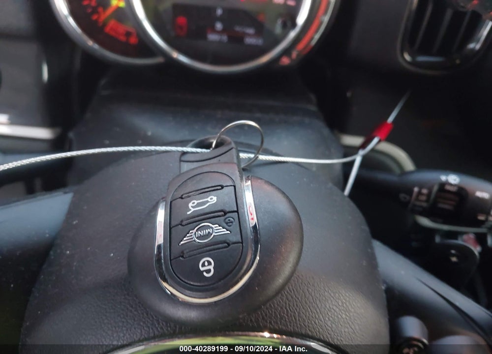 2019 MINI COUNTRYMAN COOPER S VIN: WMZYT3C51K3E94585