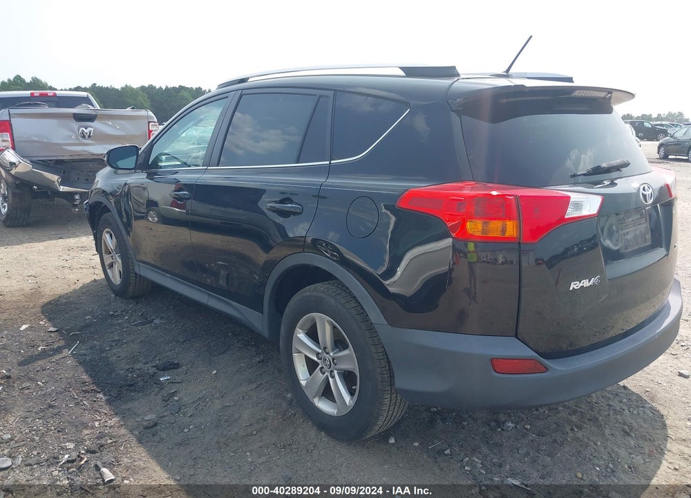 2015 TOYOTA RAV4 XLE VIN: 2T3WFREV4FW232168