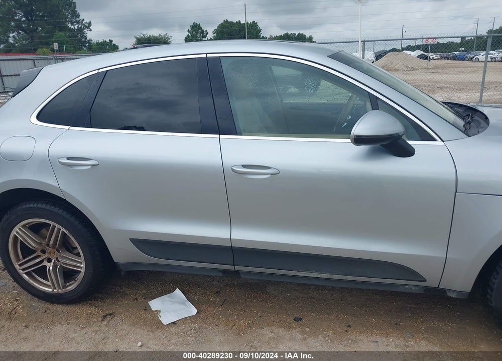 2015 PORSCHE MACAN S VIN: WP1AB2A59FLB44107