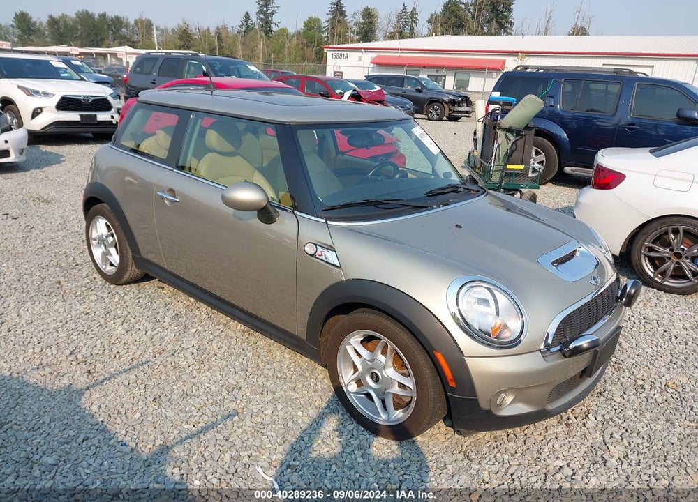 2010 MINI COOPER S VIN: WMWMF7C59ATZ69776