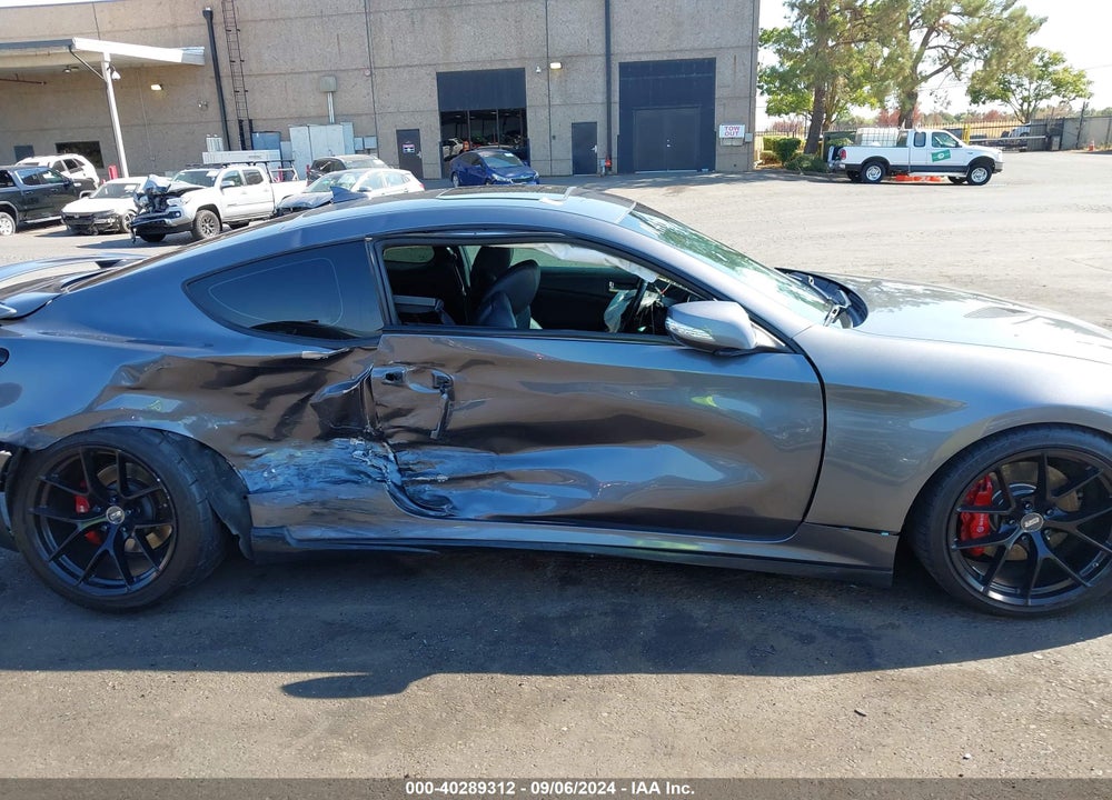 2016 HYUNDAI GENESIS 3.8 ULTIMATE VIN: KMHHU6KJ9GU136920