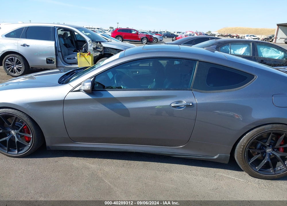 2016 HYUNDAI GENESIS 3.8 ULTIMATE VIN: KMHHU6KJ9GU136920