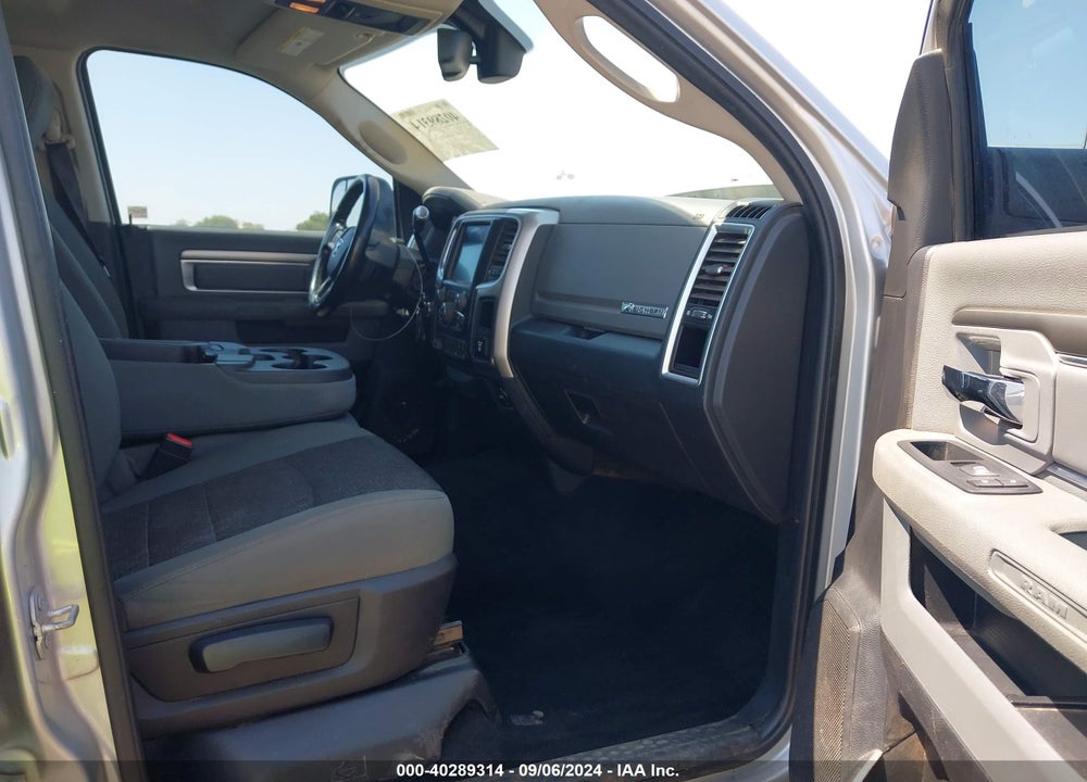 2016 RAM 2500 BIG HORN VIN: 3C6UR5DJ7GG317309