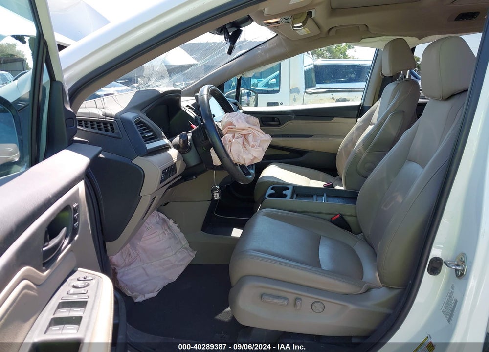 2020 HONDA ODYSSEY TOURING VIN: 5FNRL6H86LB000117