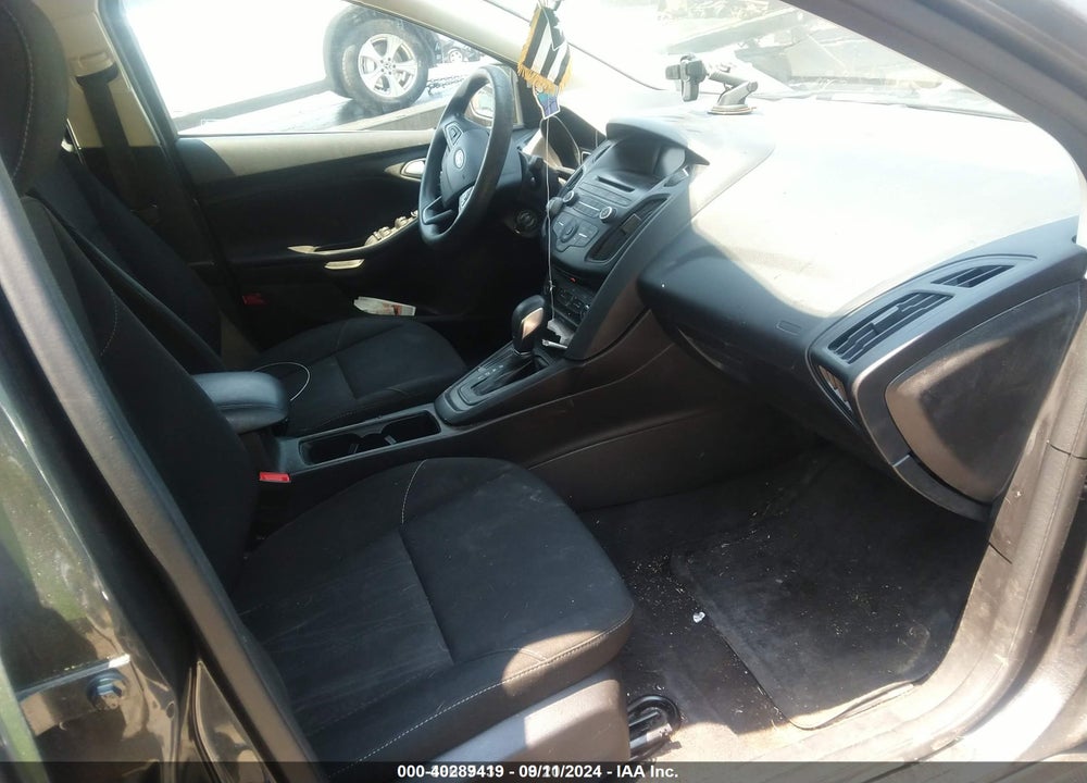 2017 FORD FOCUS SE VIN: 1FADP3F28HL305592