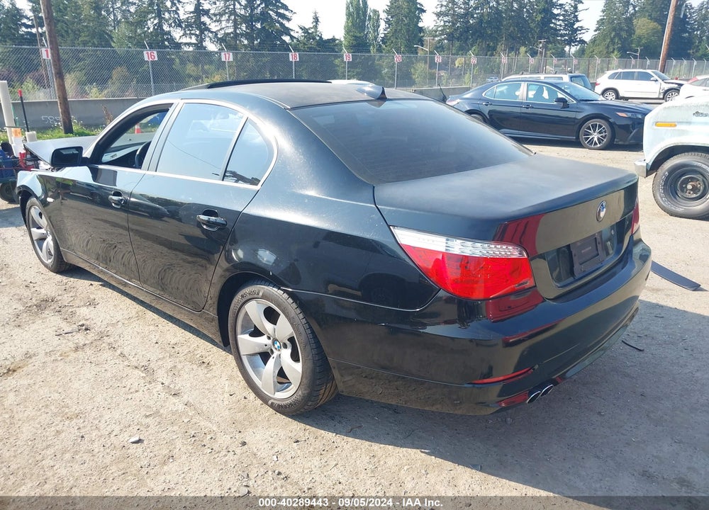 2008 BMW 528I VIN: WBANU53528CT10401