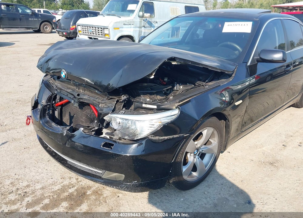 2008 BMW 528I VIN: WBANU53528CT10401