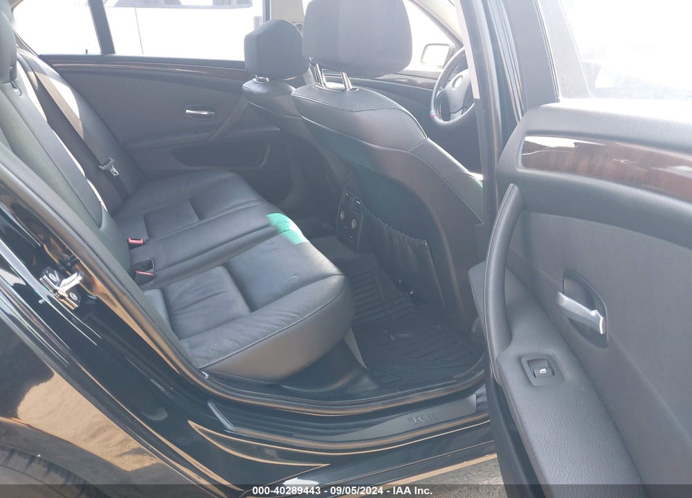 2008 BMW 528I VIN: WBANU53528CT10401