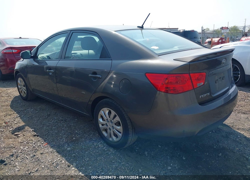 2011 KIA FORTE EX VIN: KNAFU4A23B5411854