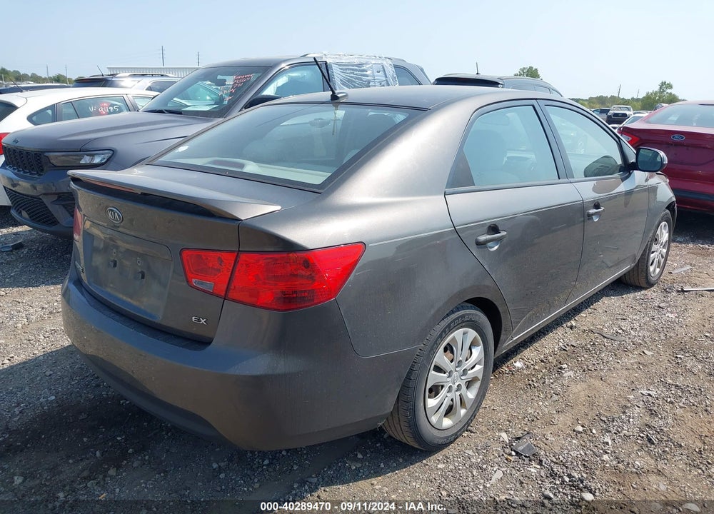 2011 KIA FORTE EX VIN: KNAFU4A23B5411854