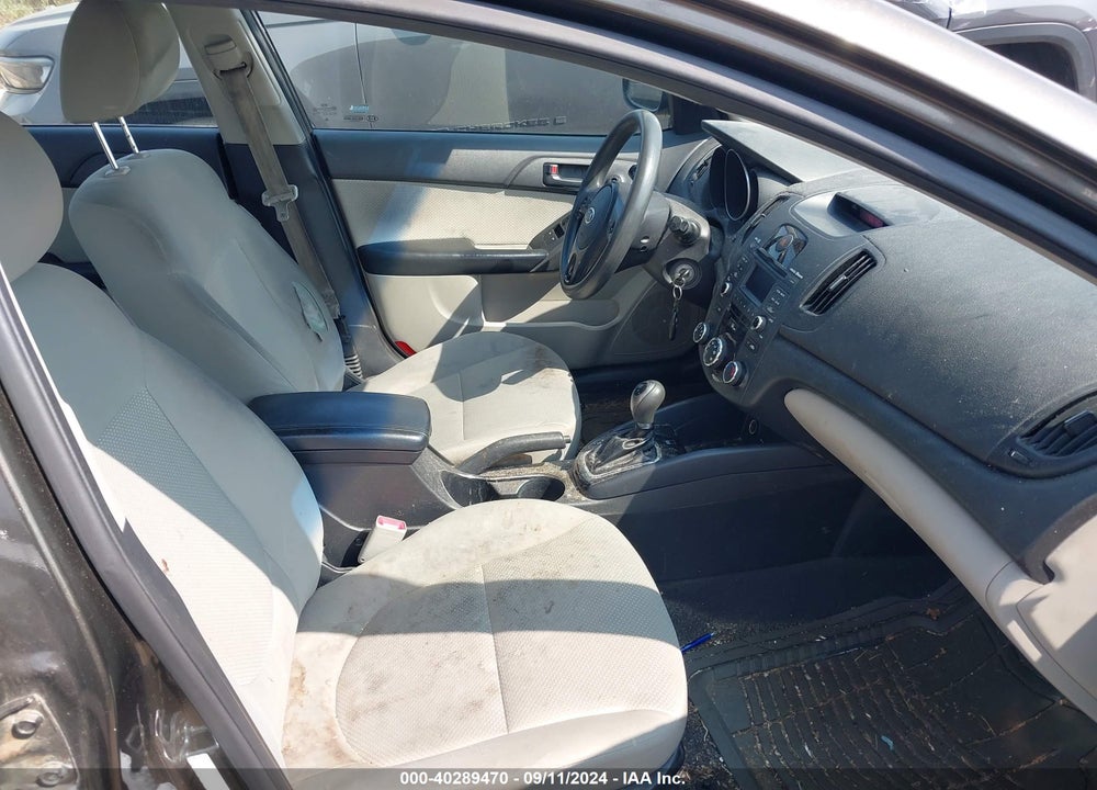 2011 KIA FORTE EX VIN: KNAFU4A23B5411854