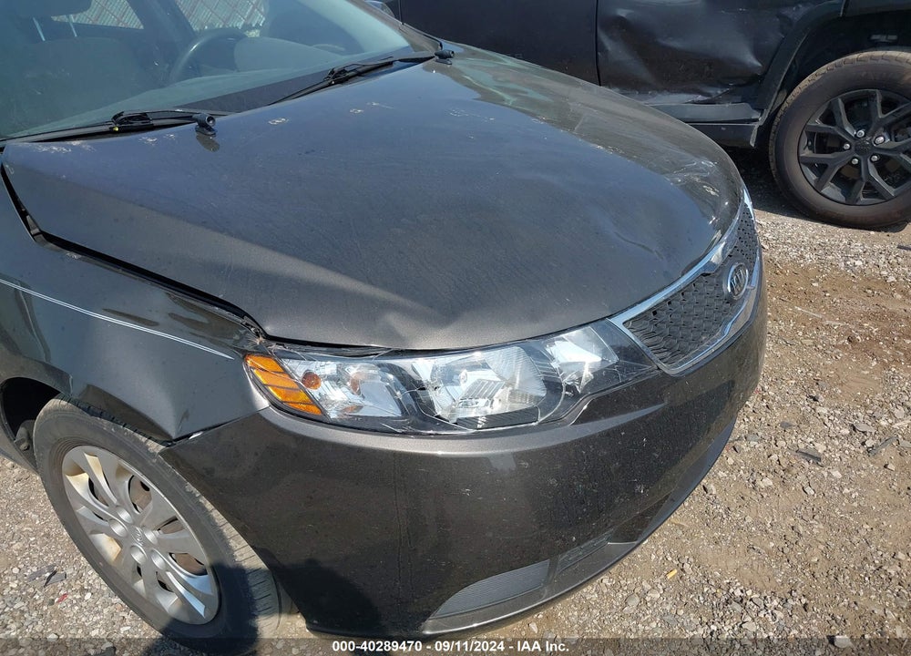 2011 KIA FORTE EX VIN: KNAFU4A23B5411854